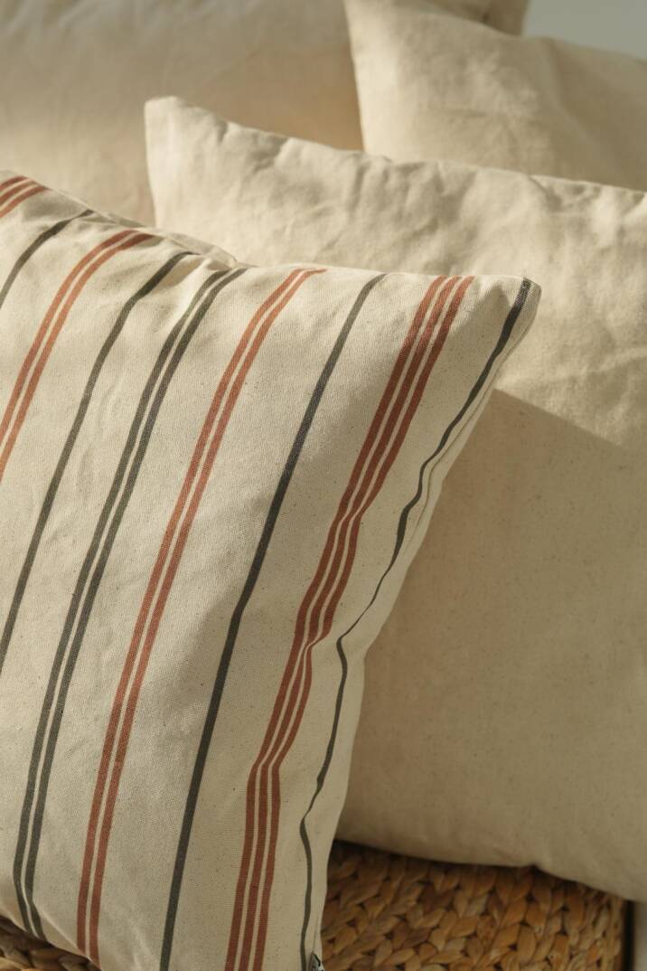 Dikey Çizgiler Kanvas %100 Pamuk 45x45 Kırlent Kılıfı - 3